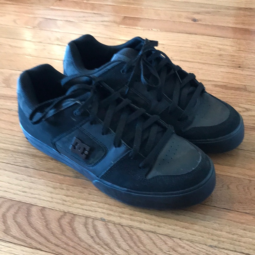 DC Skate shoes